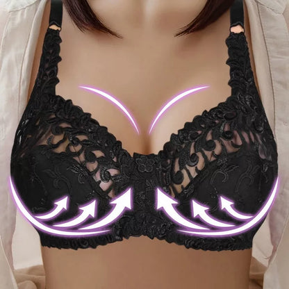Plus-size push-up bra in embroidered lace