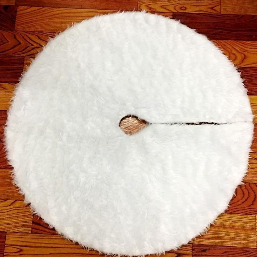 Plush Holiday Tree Mat Cover