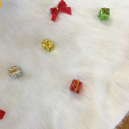 Plush Holiday Tree Mat Cover