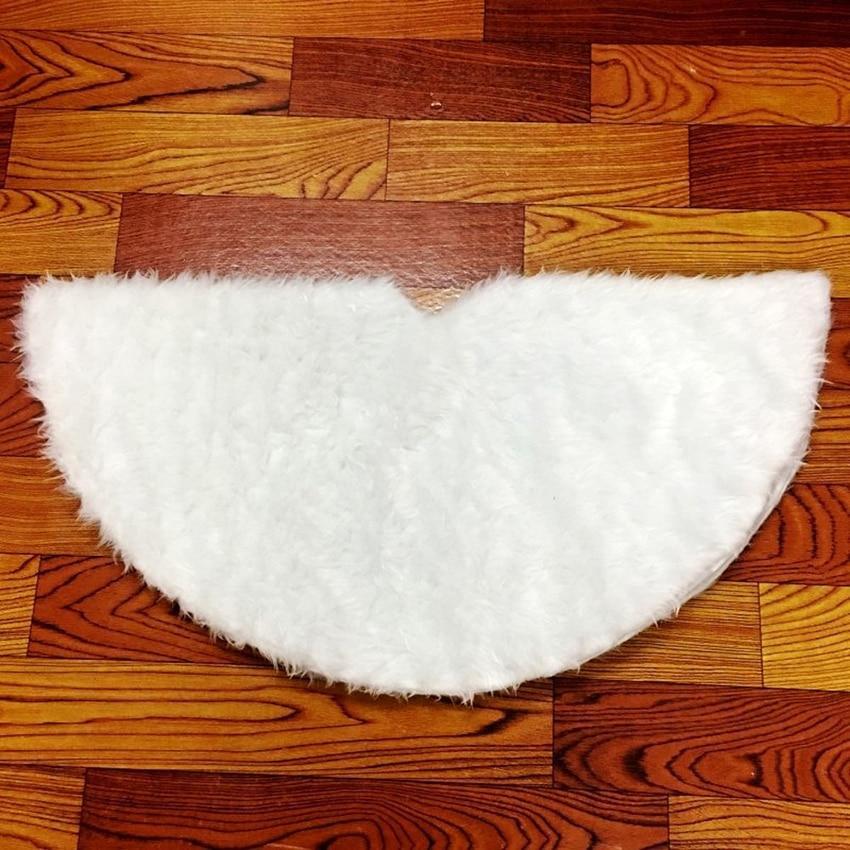 Plush Holiday Tree Mat Cover