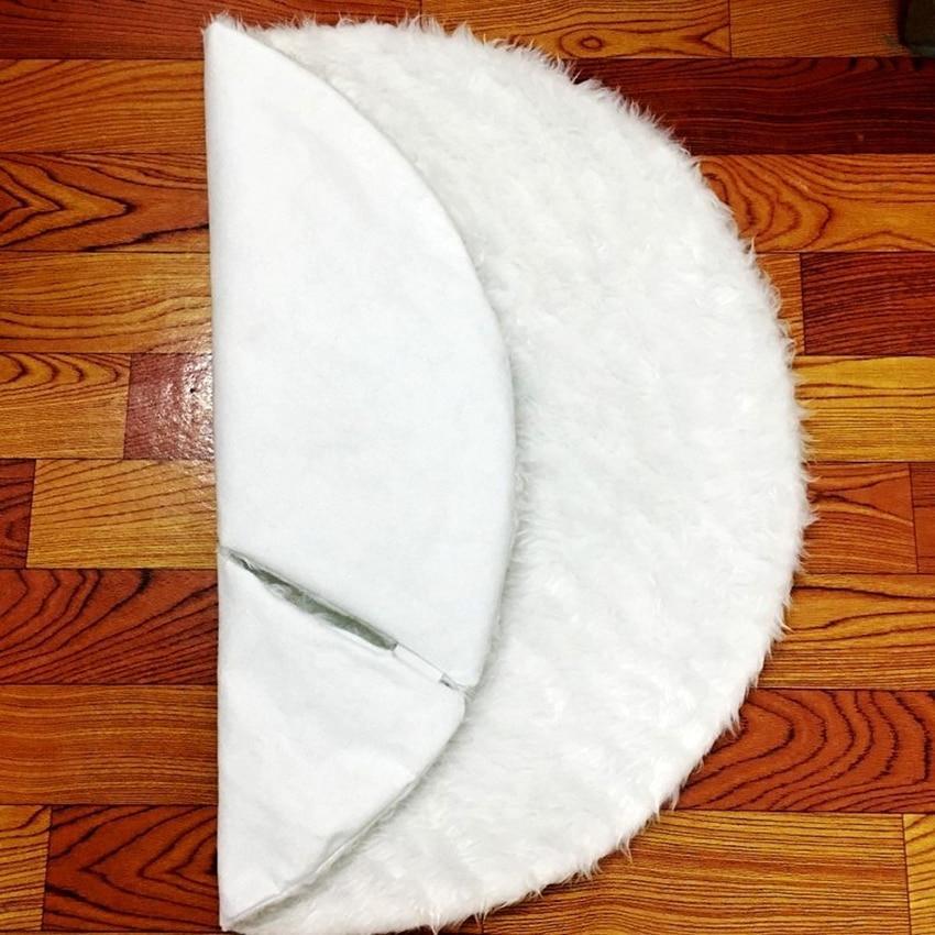 Plush Holiday Tree Mat Cover