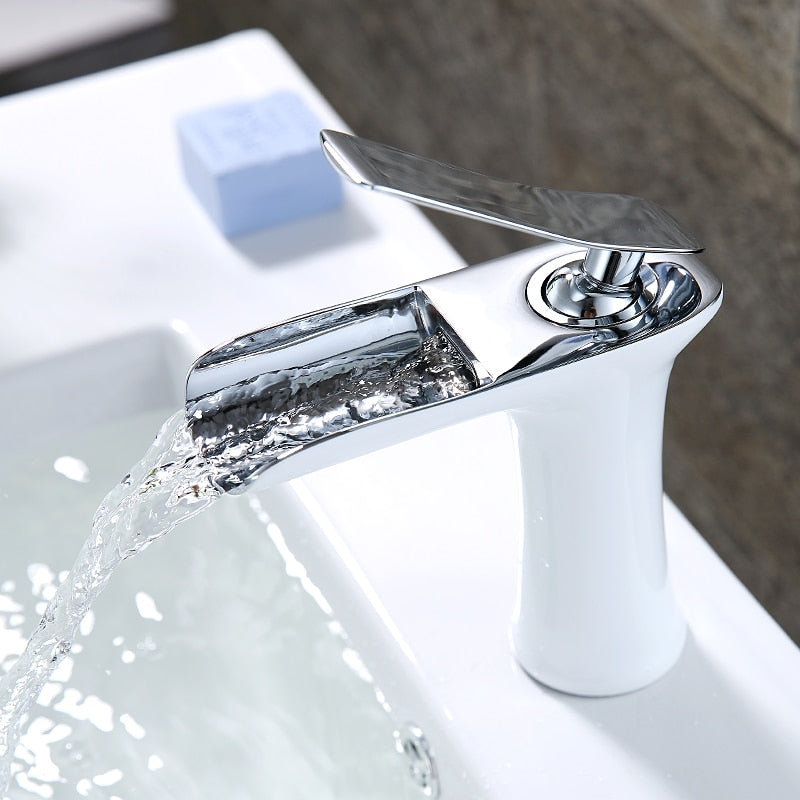 Stylish Bathroom Faucet – Luxury Look