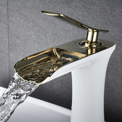 Stylish Bathroom Faucet – Luxury Look