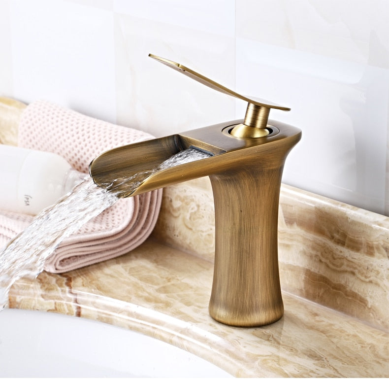Stylish Bathroom Faucet – Luxury Look