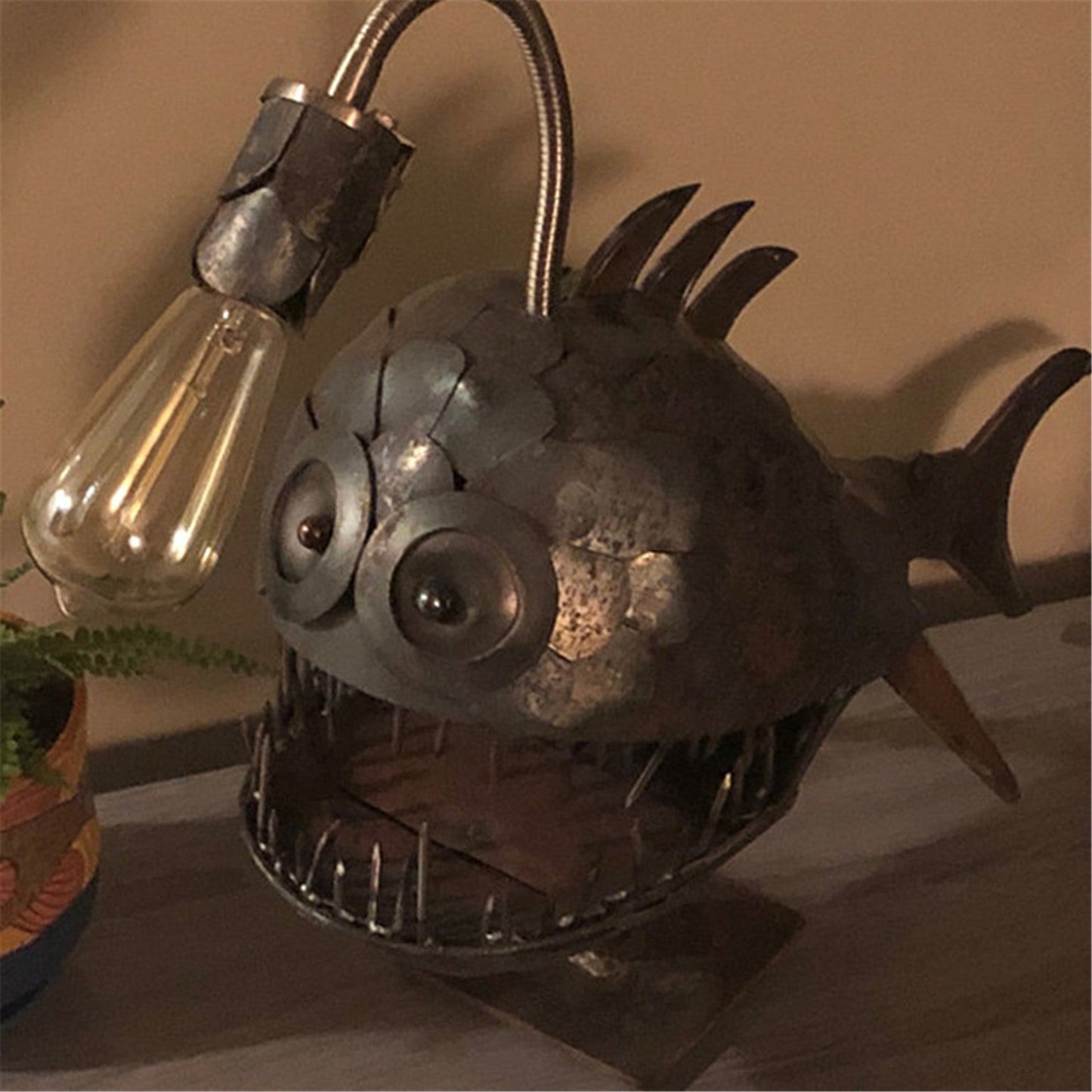 Unique Metal Fish Table Lamp