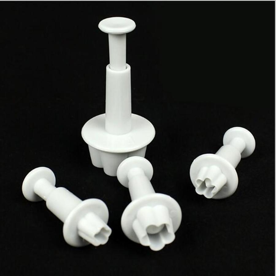 4 Piece Pastry Decorating Kit Floral Shapes