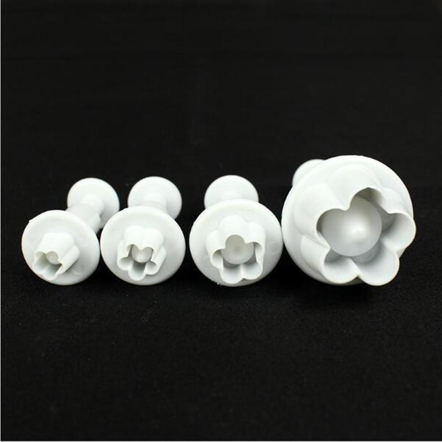4 Piece Pastry Decorating Kit Floral Shapes