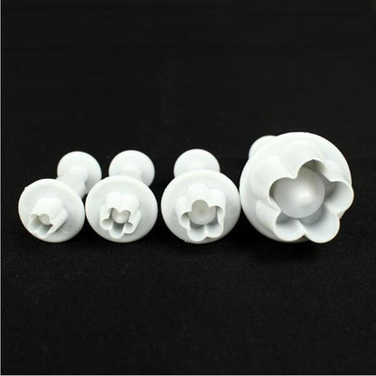 4 Piece Pastry Decorating Kit Floral Shapes