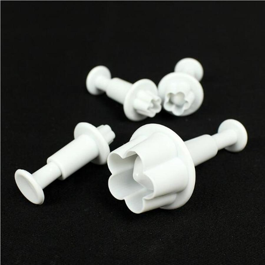 4 Piece Pastry Decorating Kit Floral Shapes