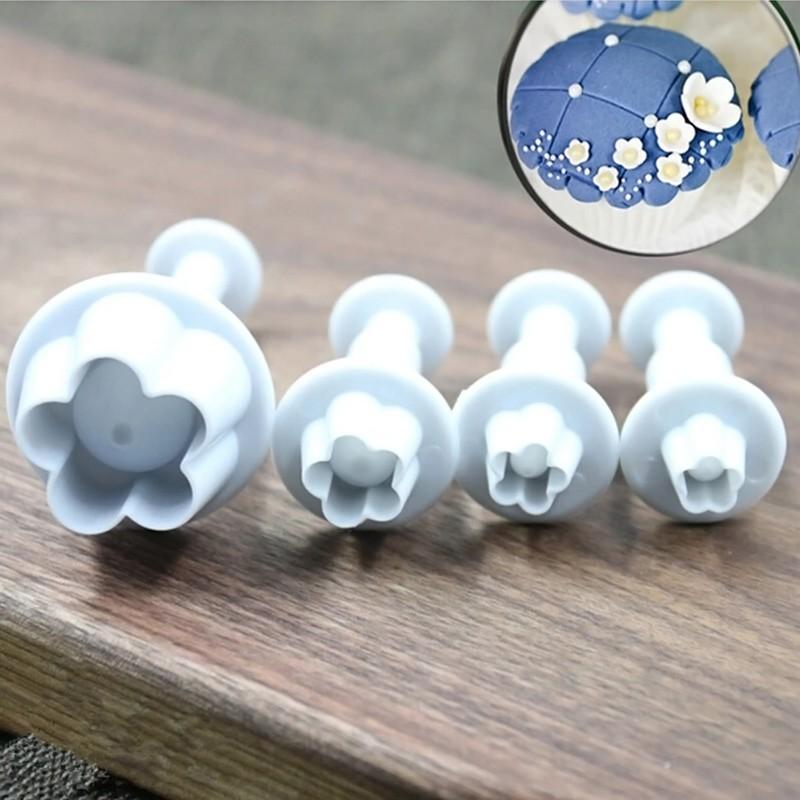 4 Piece Pastry Decorating Kit Floral Shapes