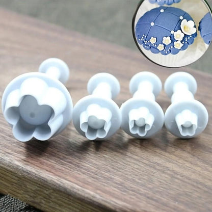 4 Piece Pastry Decorating Kit Floral Shapes