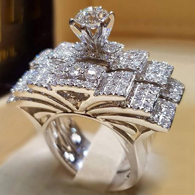 Luxurious Diamond Bridal Ring Set