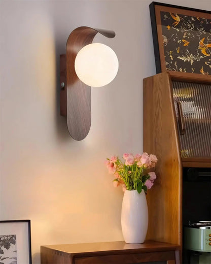 Elegant Contemporary Wall Light Fixture