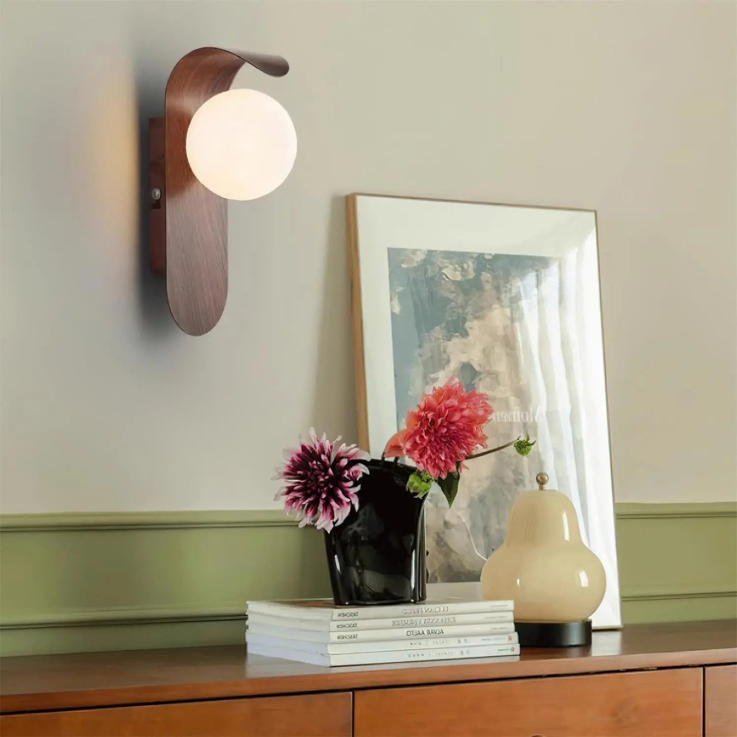 Elegant Contemporary Wall Light Fixture