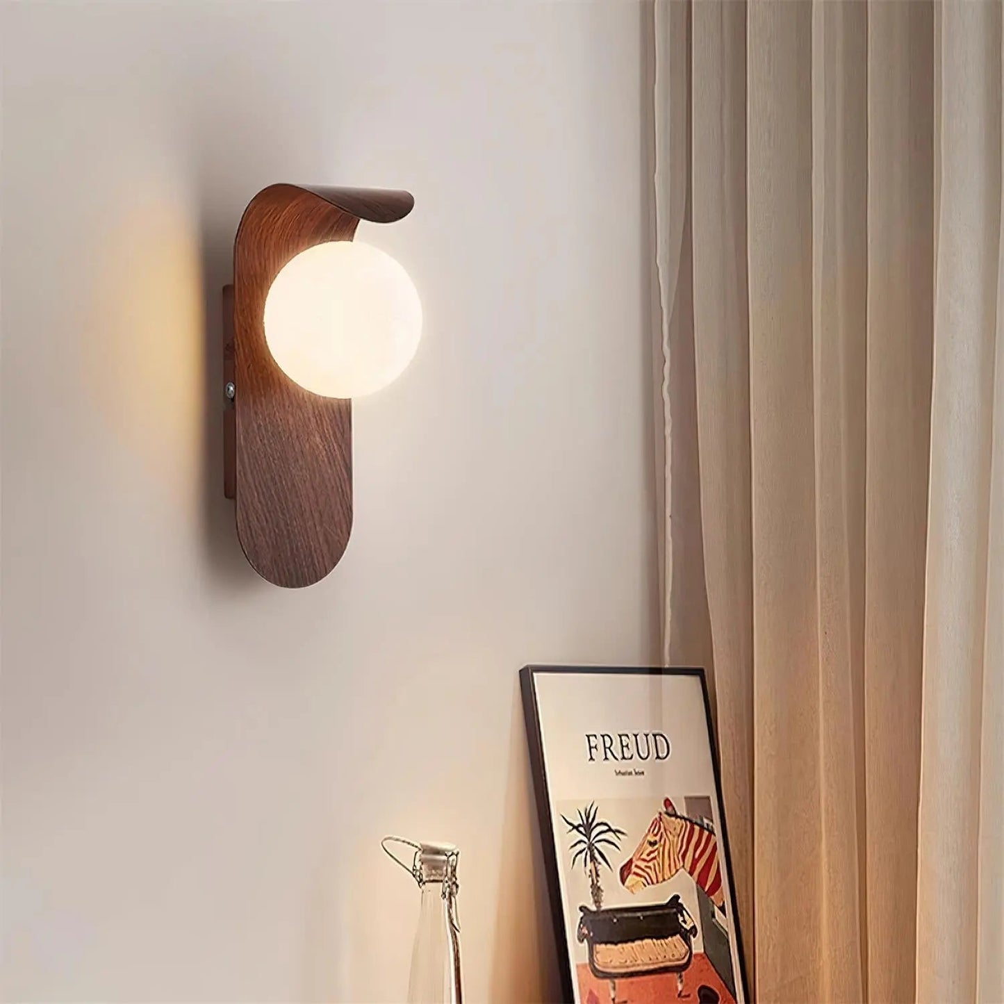 Elegant Contemporary Wall Light Fixture