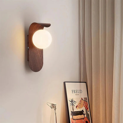 Elegant Contemporary Wall Light Fixture