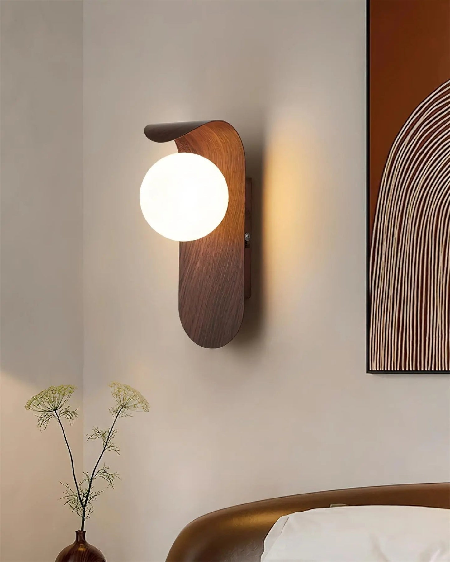 Elegant Contemporary Wall Light Fixture