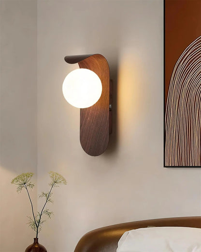 Elegant Contemporary Wall Light Fixture