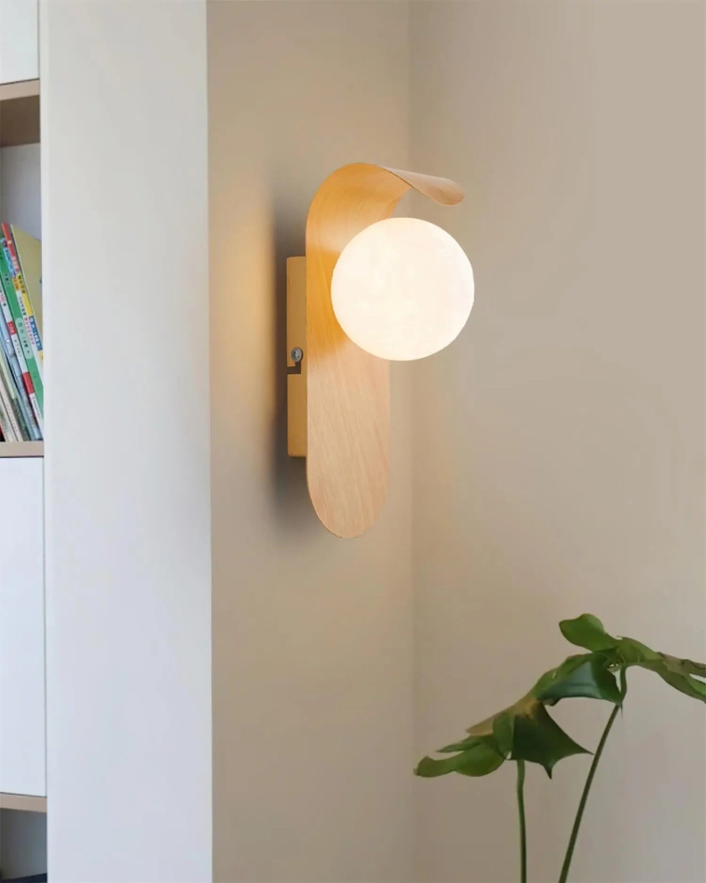 Elegant Contemporary Wall Light Fixture