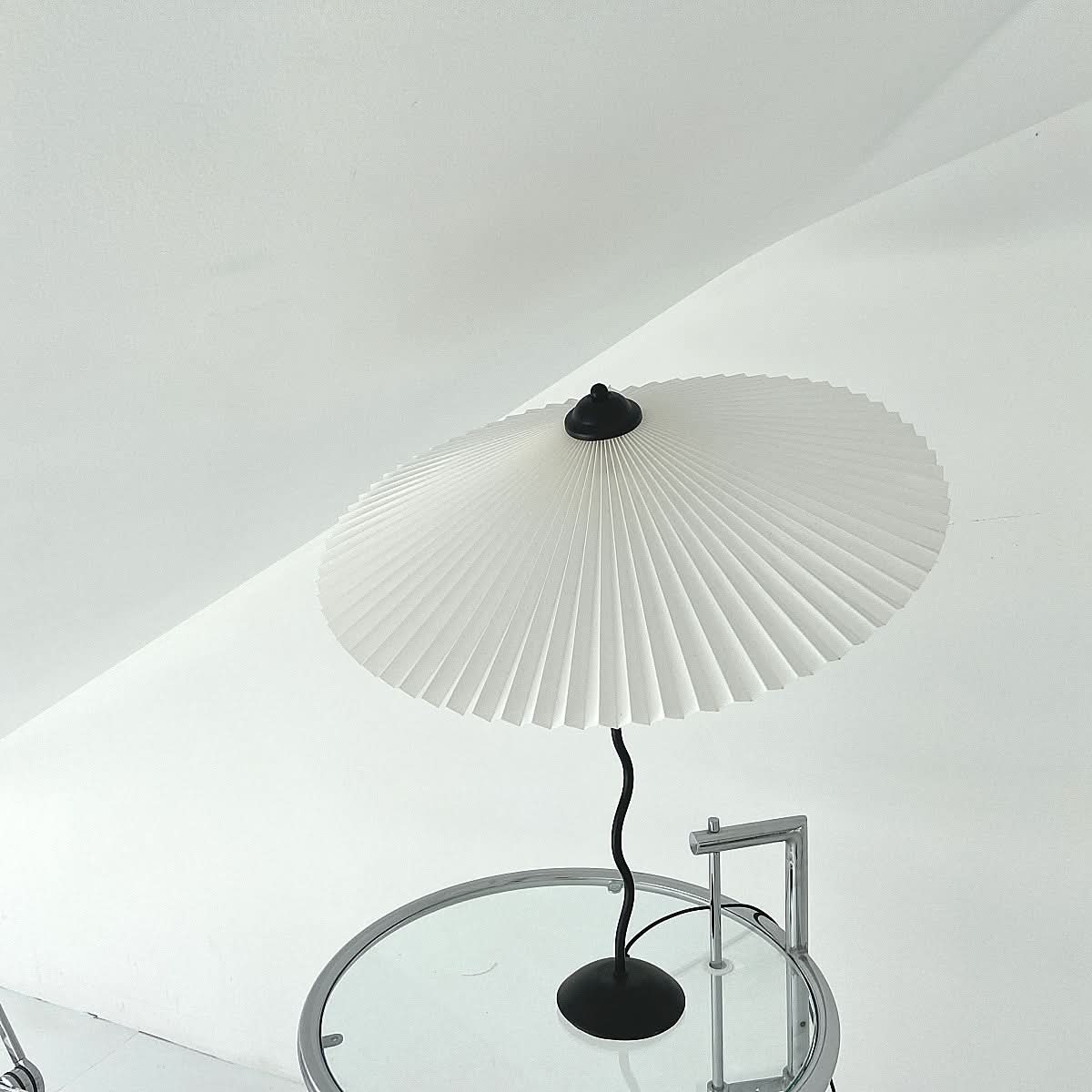 Chic Spiral Table Lamp
