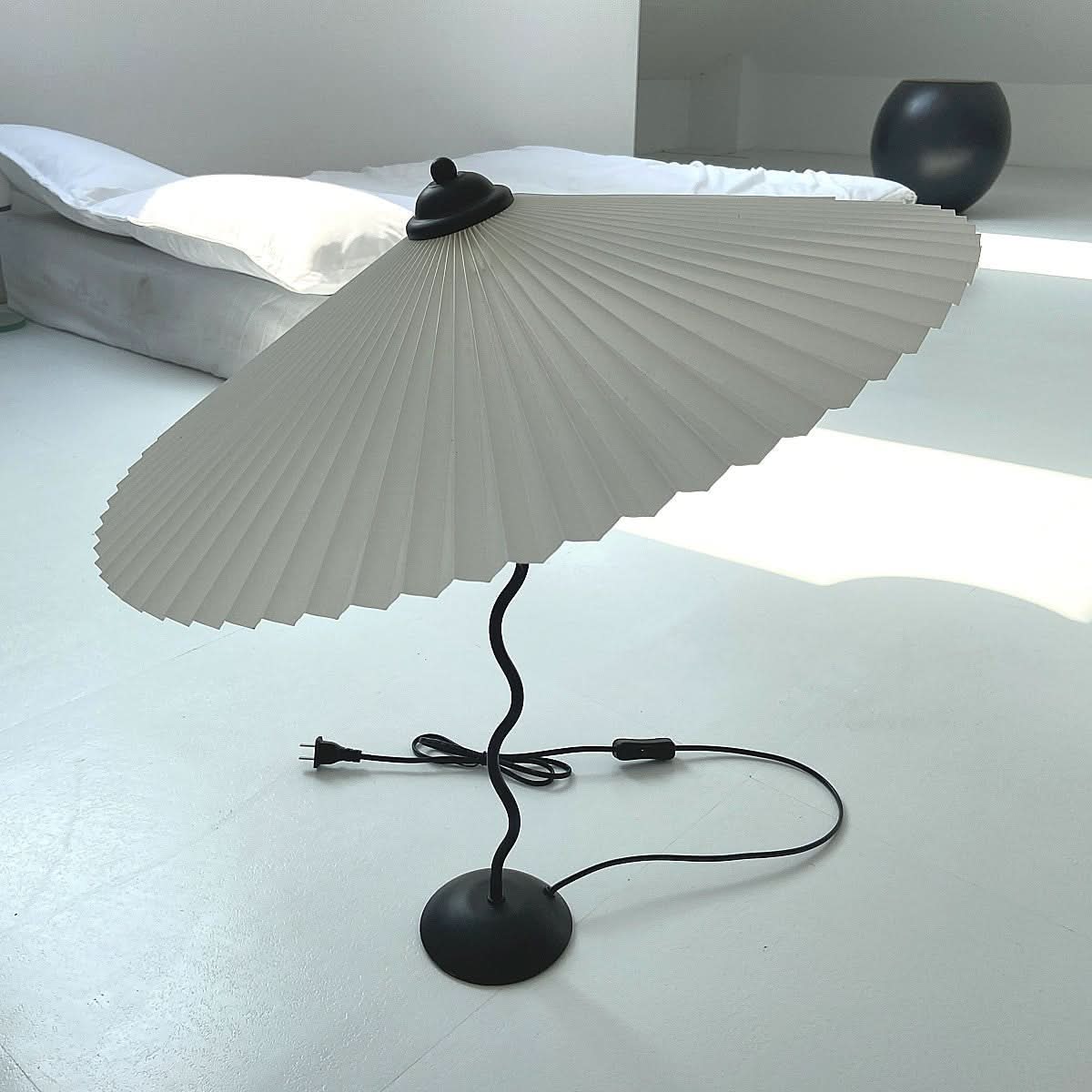 Chic Spiral Table Lamp
