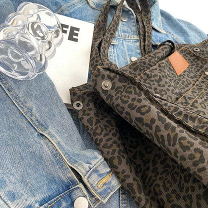 Stylish Handbag with Leopard Print - WildElegance