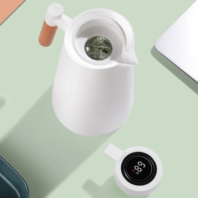 Insulated Water Bottle with Digital Temp Screen
