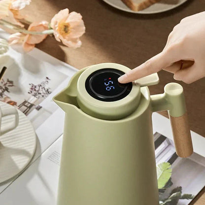 Insulated Water Bottle with Digital Temp Screen