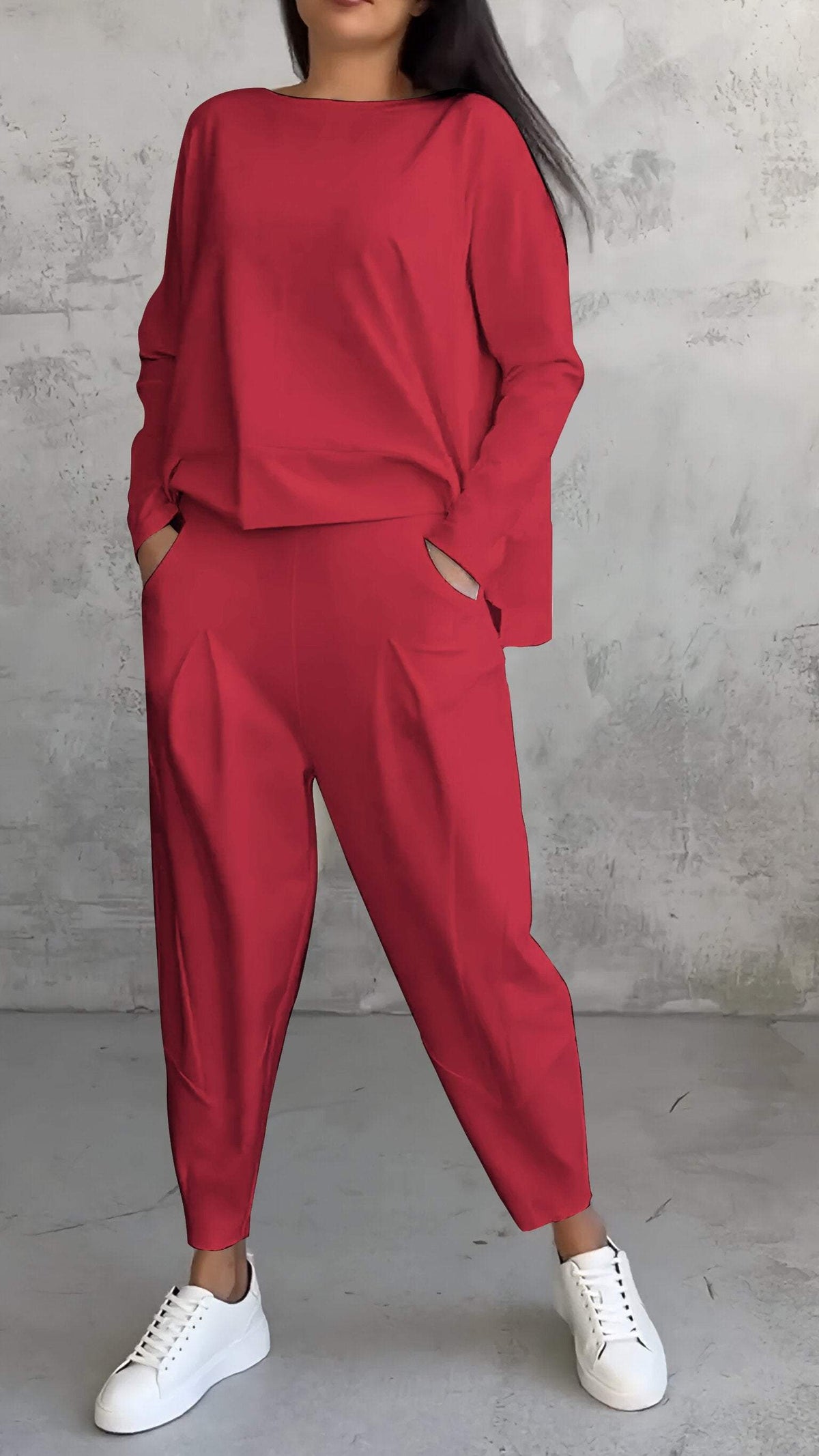 Two-Piece Leisure Suit with Round Neck and Long Sleeves