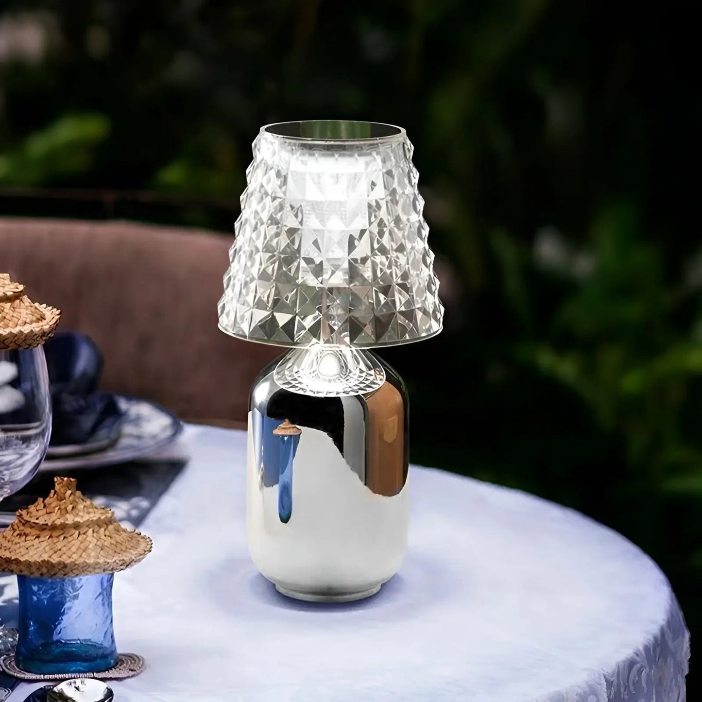 Sleek Wireless Table Light
