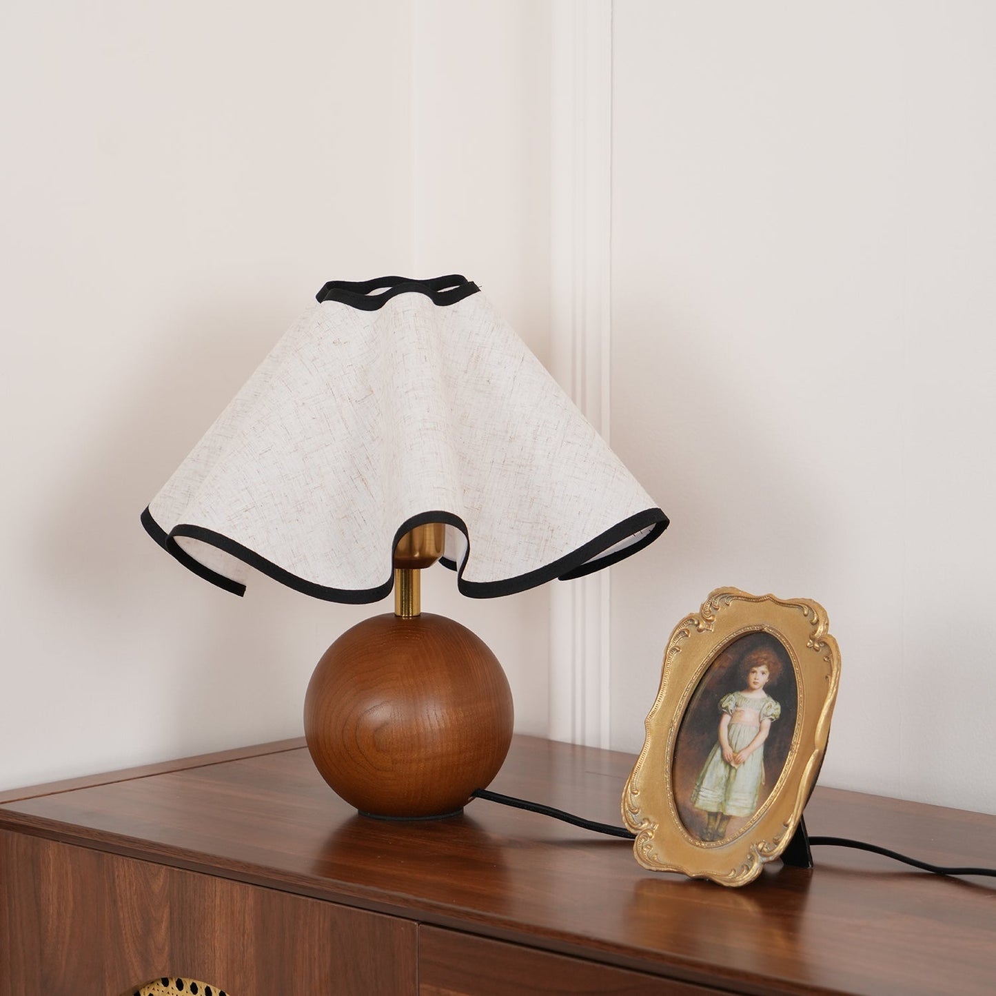 Simple Modern Bedside Table Lamp