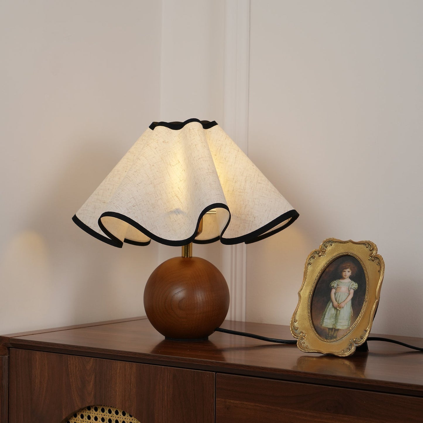 Simple Modern Bedside Table Lamp