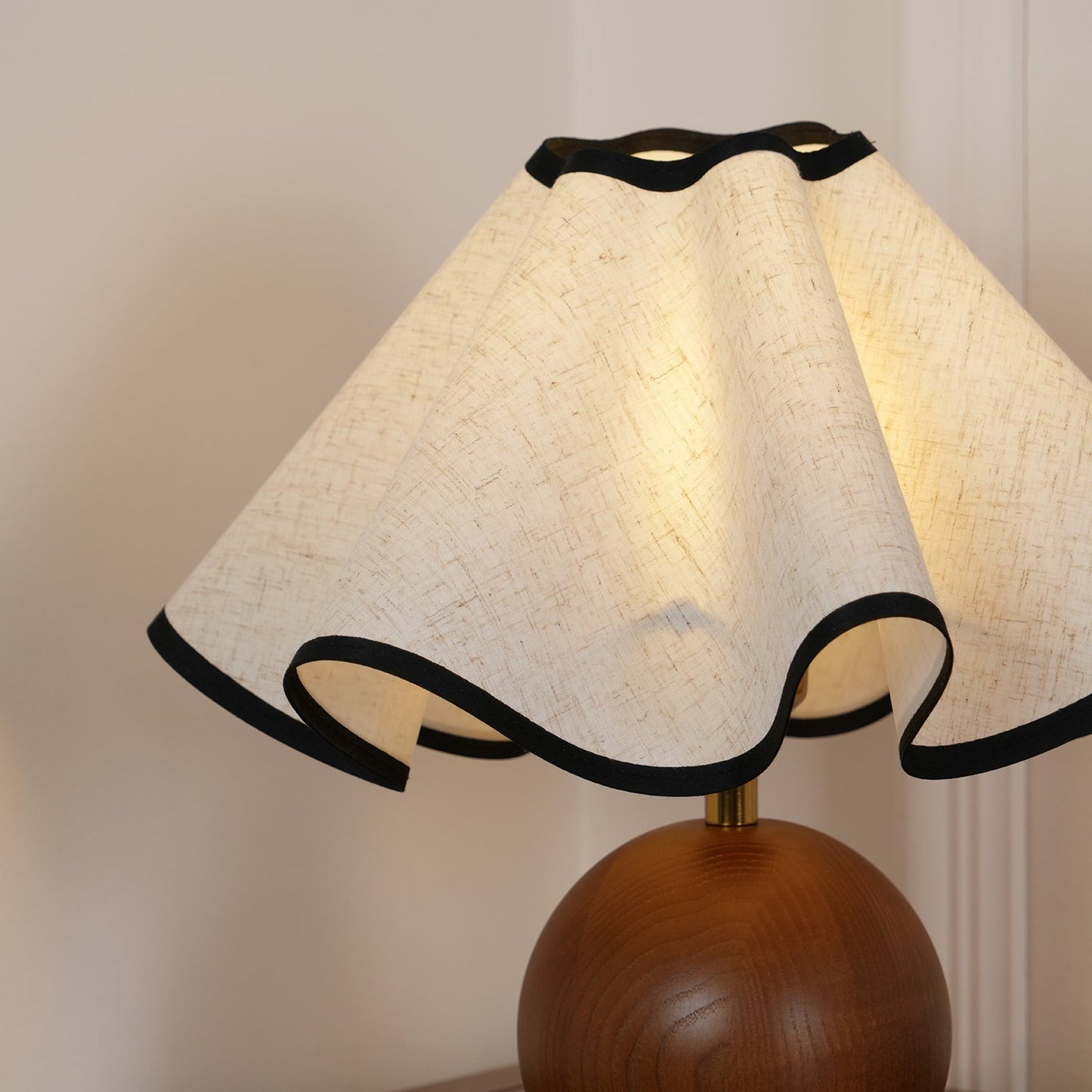 Simple Modern Bedside Table Lamp