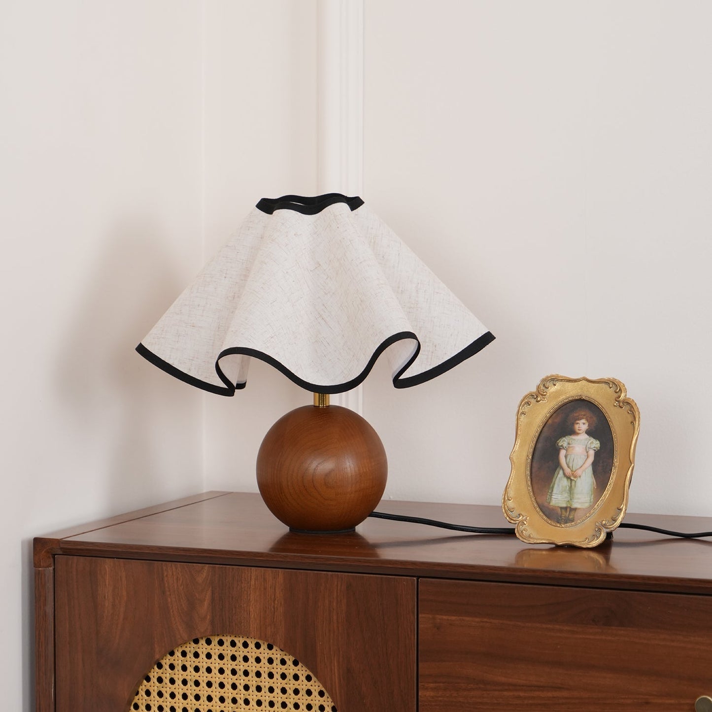 Simple Modern Bedside Table Lamp