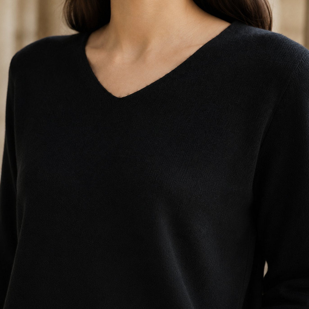 Women's Fine Wool V-Neck Relaxed Pullover Sweater