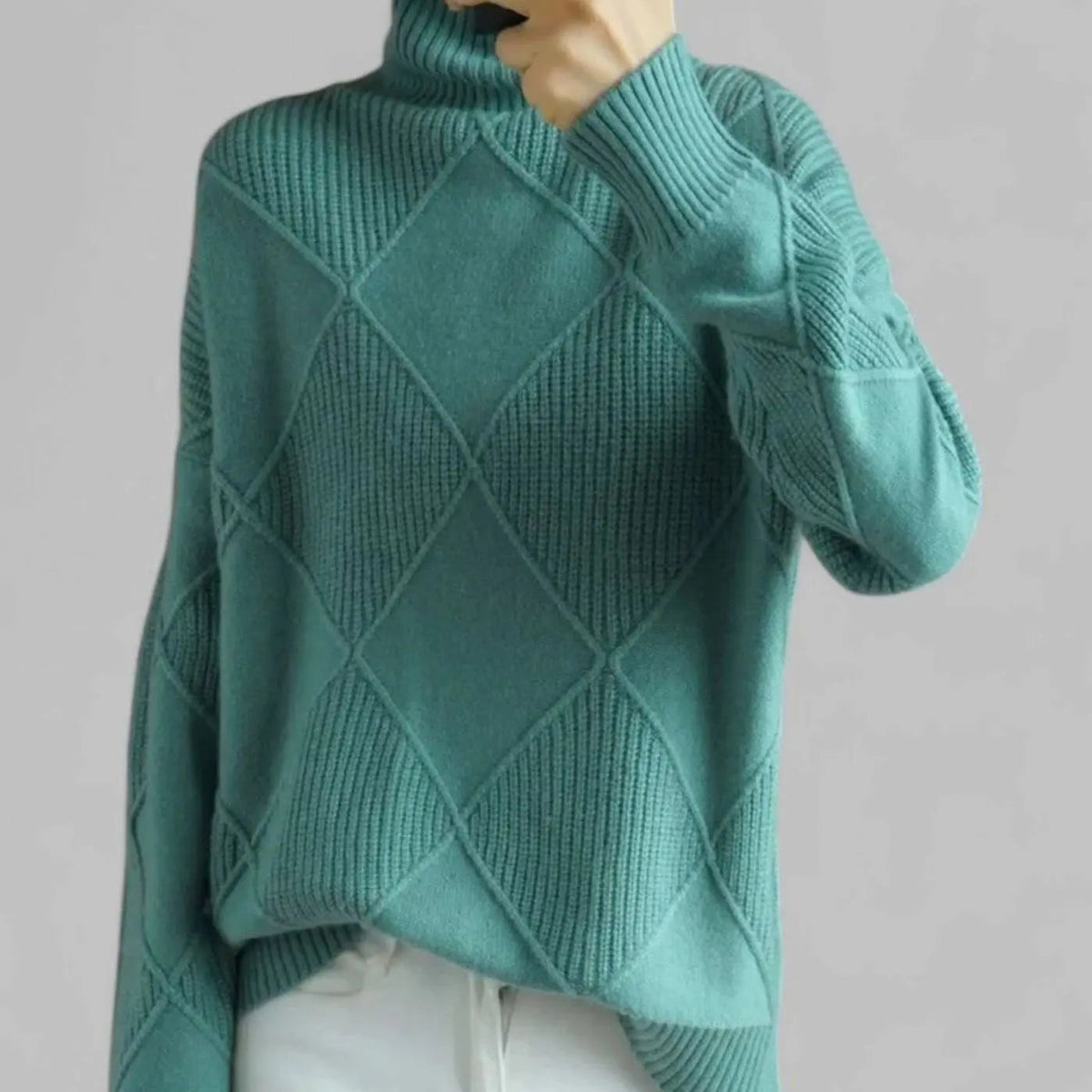 Women's Oversized Diamond-Knit Turtleneck Sweater