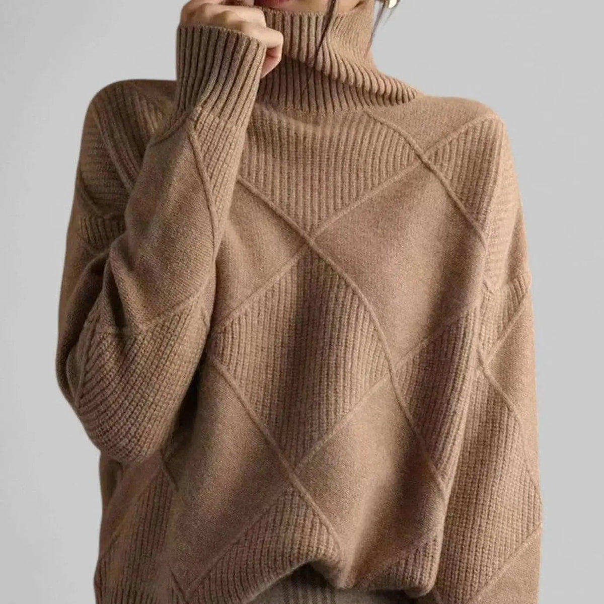 Women's Oversized Diamond-Knit Turtleneck Sweater