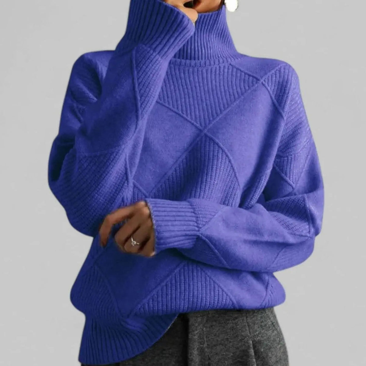 Women's Oversized Diamond-Knit Turtleneck Sweater